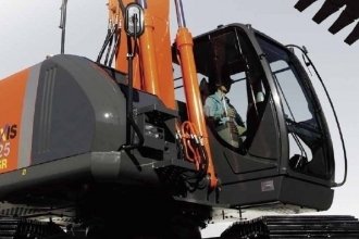   Hitachi ZX225USRLC-3