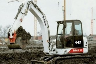 - Bobcat 442