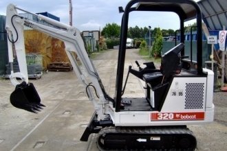 - Bobcat 320