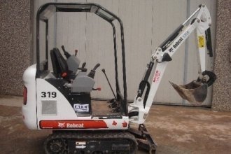 - Bobcat 319