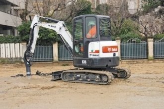 - Bobcat E35