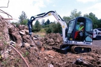 - Bobcat E16