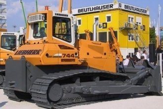   Liebherr PR 744