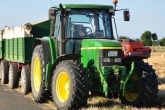   John Deere 6610