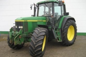   John Deere 6810