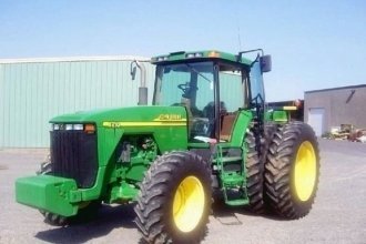   John Deere 8210