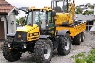   JCB 2135