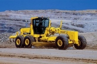  Komatsu GD825A-2