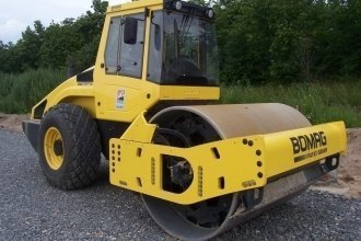   BOMAG BW 216 D-4