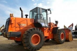   Hitachi LX130-7