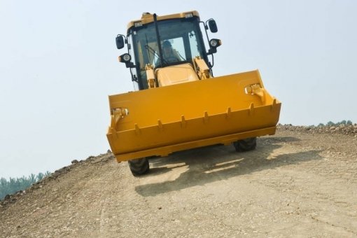 877T