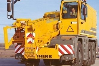   Liebherr LTM 1055-3.1