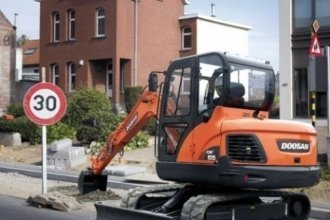   Doosan DX55LC