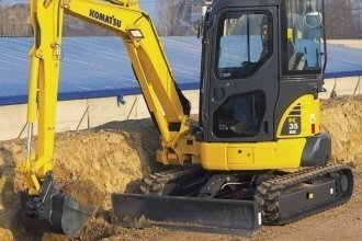 - Komatsu PC35MR-3