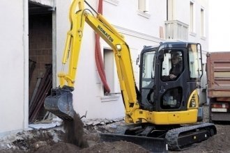 - Komatsu PC55MR-3